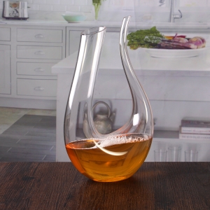 1700-ml-large-u-shaped-crystal-wine-decanter-wholesale