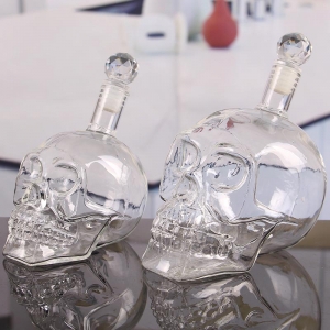China-skull-decanter-factory-skull-wine-bottle-bulk-glass-decanter-wholesale